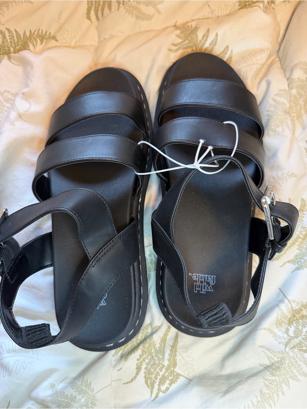 Wild Fable Black Wide-Strap Platform Sandals size 9